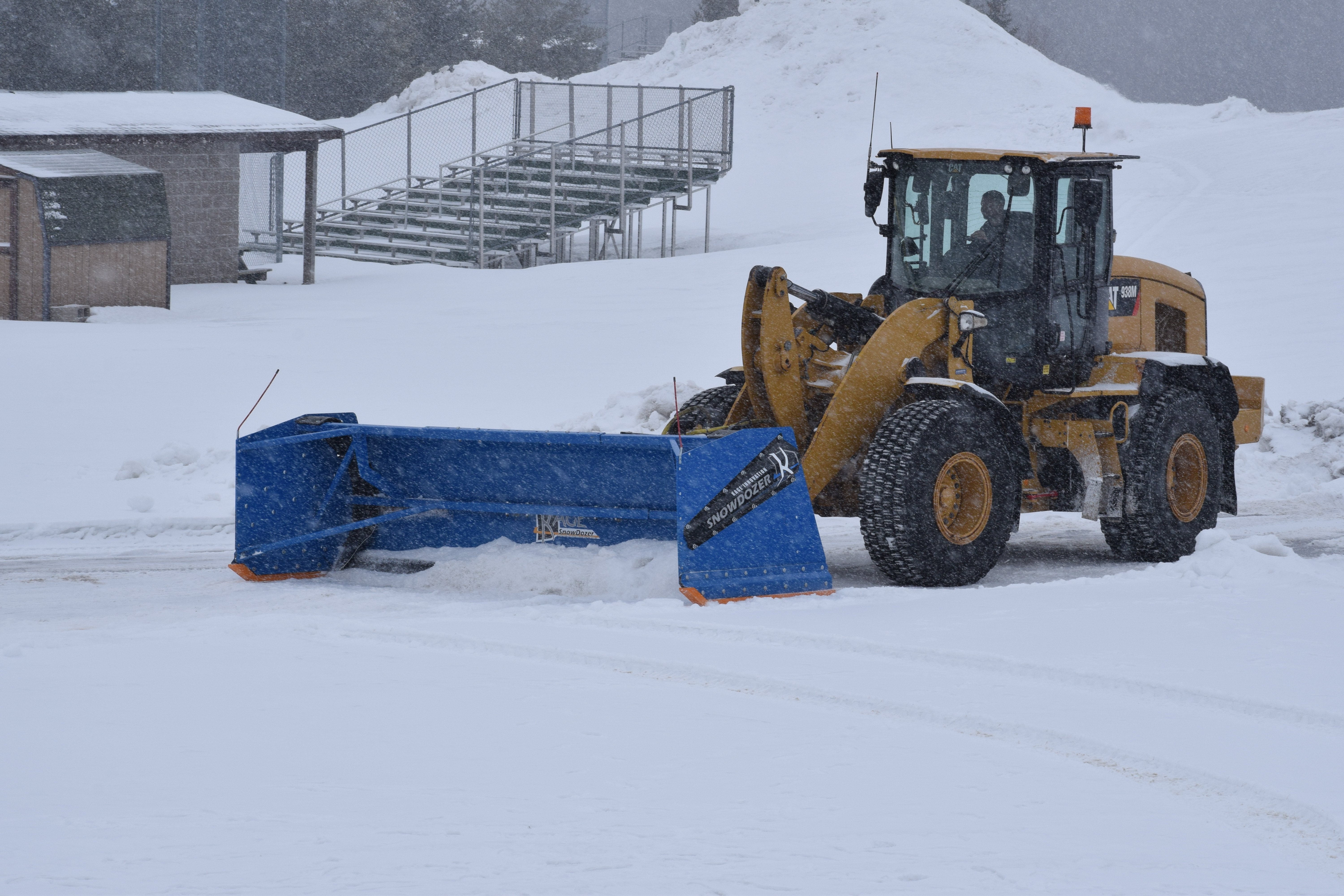 DSC_0058 snowdozer