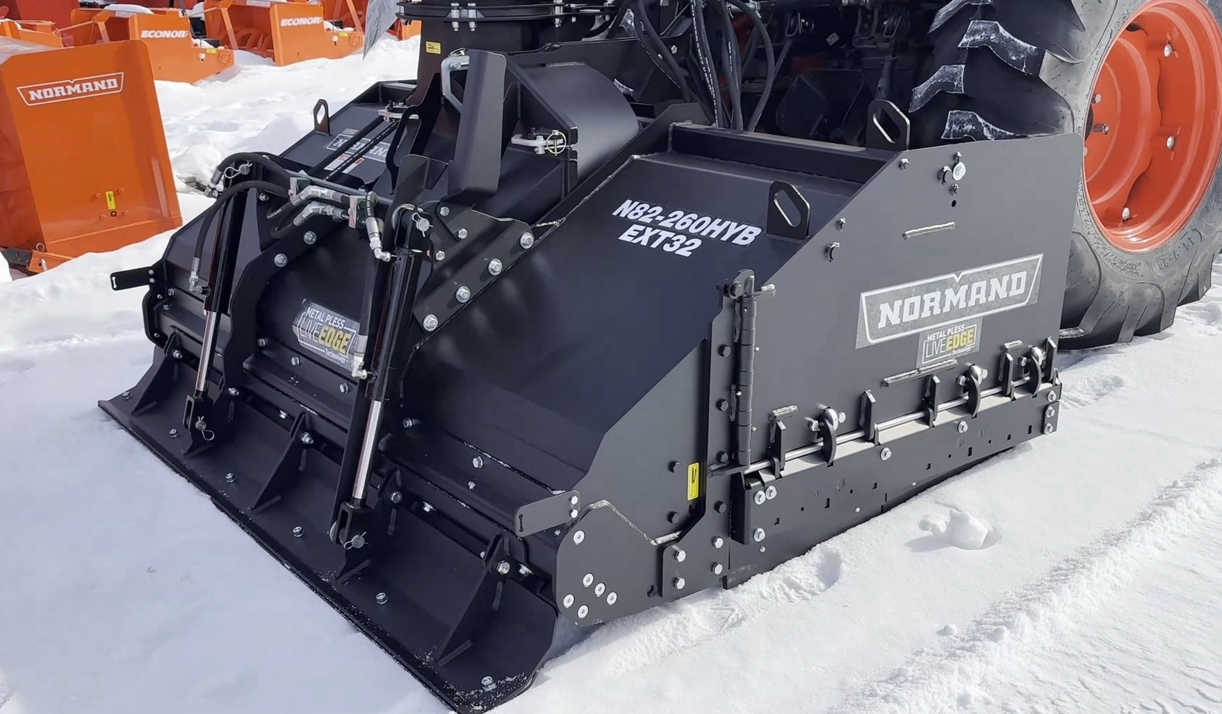 N82-260HYB LIVE EDGE Hybrid Normand Snowblower with hydraulic snow ...